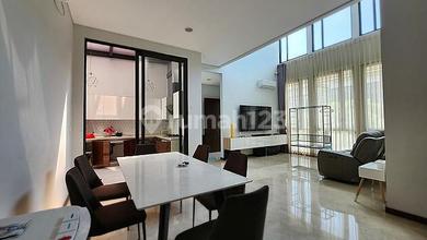 Rumah Modern Luas 220 Jual di BSD, Tangerang