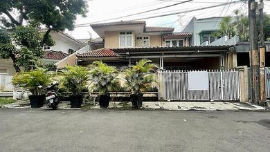 Jual Rumah Eksklusif LT 237 m2 di Tebet, Jakarta Selatan