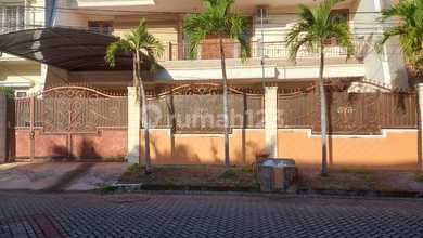 Hunian Elite di Kawasan Sukolilo, Surabaya, LB 450m², Harga 9 Miliar