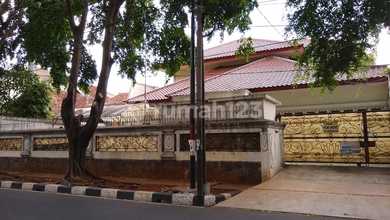 Rumah modern dengan Luas 838 m2 Daerah Menteng, Jakarta Pusat