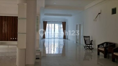 Rumah di Pantai Indah Kapuk