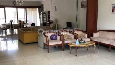 Hunian Mewah di Menteng, Jakarta Pusat, 5 KT, LT 533m²