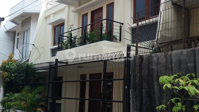 Rumah Area Premium Roxy, Jakarta Pusat - Harga Terbaik 4 Miliar