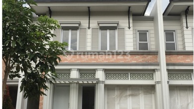 Rumah Baru dan Siap Huni di Komplek Greenwich BSD