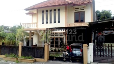 Rumah Elegan di Gajah Mungkur, Semarang, 5 Kamar Tidur, LT 247m²