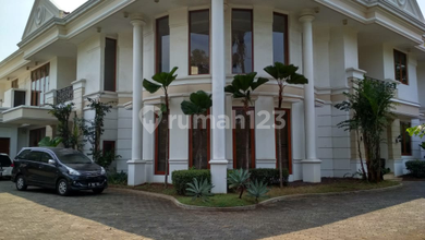 Rumah Mewah di Kawasan Duren Sawit, Jakarta Timur, LB 650m², Harga 17,5 Miliar