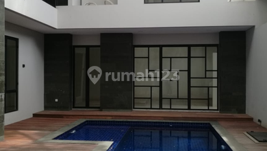 Rumah Area Premium Gading Serpong, Tangerang - Harga Terbaik 12,5 Miliar