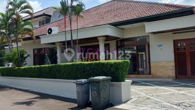RUMAH MEWAH  CIPETE DEKET H NAWI JAKARTA SELATAN
