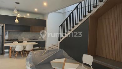 Rumah Prestisius di Kawasan Cimahi Utara, Cimahi, LB 166m², Harga 3,08 Miliar