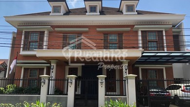 Rumah Mewah Luas 436 m2, di Banyumanik, Semarang