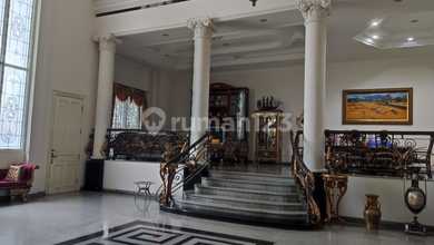 Rumah Mewah Model Classic di Intercon Luas 747m2 Full Renov