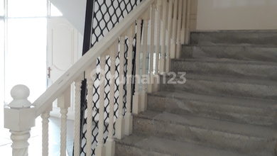 Rumah Sewa Murah Lokasi Grogol, Jakarta Barat, LB 350m²