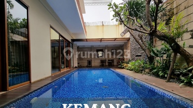 Hunian Elegan di Kemang, Jakarta Selatan, 4 KT, LT 830m²