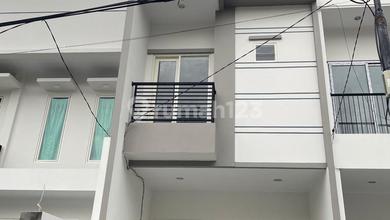 Promo Rumah di Tomang, Jakarta Barat, LB 170m², Harga 2,47 Miliar