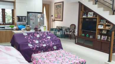 Rumah sunter furnish 3 lantai siap huni cantik dan rapih