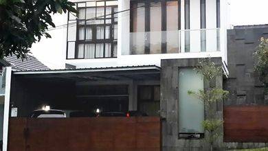 Jual Rumah Cantik Luas 180 m2 di Banyumanik, Semarang