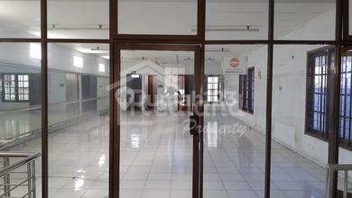 Rumah Modern Luas 280 Jual area Peterongan, Semarang