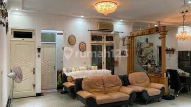 Penawaran Langka, rumah Prestisius di Puri Indah, Jakarta Barat, LB 296m²