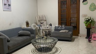 Menteng, Gondangdia, Rumah Siap Huni, Main Road