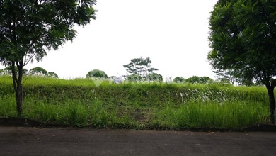 Tanah Luas 450 m2 Area Strategis Setiabudi, Dijual Murah