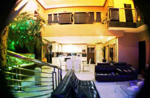 Di Jual Penthouse, Lokasi Ok