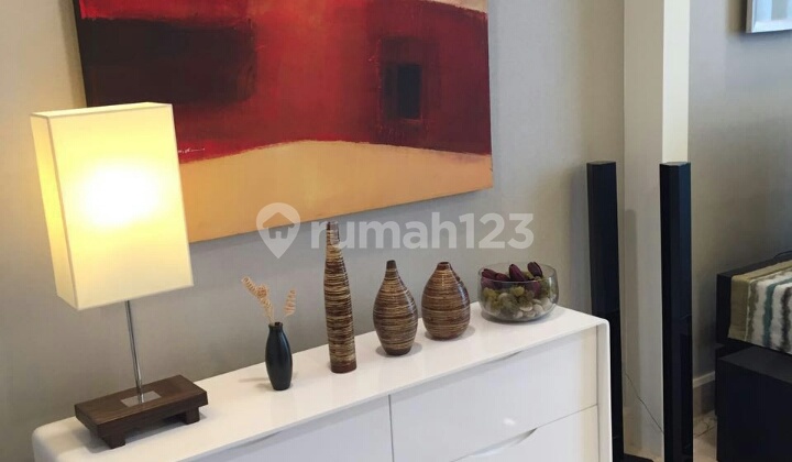 Luxurious new apartment in town