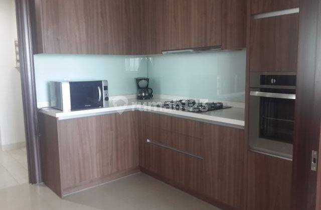 Apartemen Pakubuwono View @ Kebayoran Baru. 180 m2. 3+1 BR. View City 2