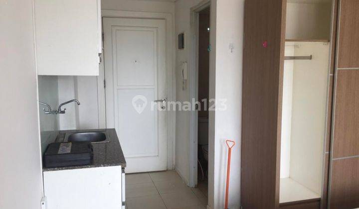 Apt str greenlake studio semi furnished bagus lt 11. 1