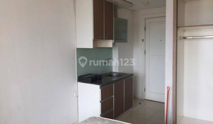 Apt str greenlake studio semi furnished bagus lt 11. 2