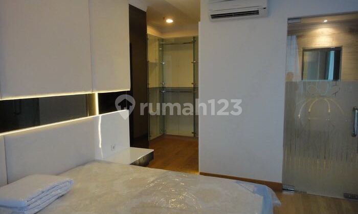 Disewa Apartemen Mewah Resident 8 – 3br, 180m², Tower 2 Lantai 57h – Hanya $2,500!" Disewa Apartemen Mewah Resident 8 – 3br, 180m², Tower 2 Lantai 57h – Hanya $2,500!"