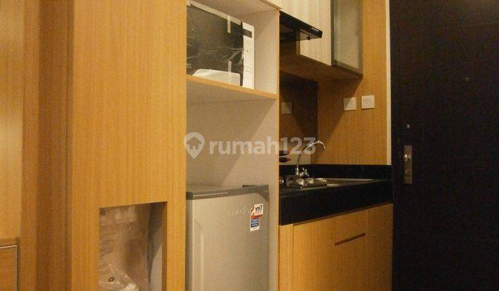 Apartemen Keren dekat Senayan Tipe Studio ada Balkon lho 1