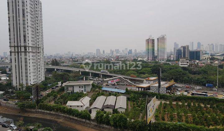 Comdominium TA Residence nyaman dekat Perguruan Tinggi, dg sky bridge ke mall TAl, dilalui bus way 1