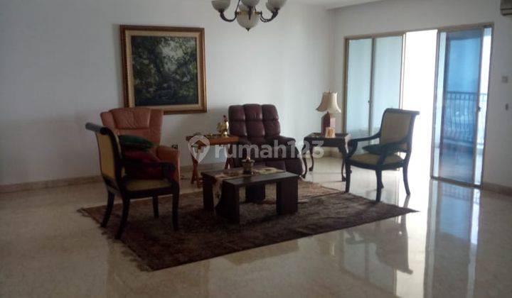 ruang keluarga ambasador, kuningan, jakarta selatan