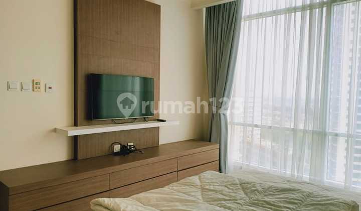 Botanica Apartment - Simprug Tower 1, 2BR, 16th floor unit F. Fully furnished (Yn). 2