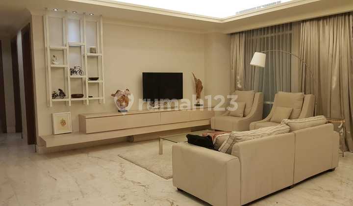 Botanica Apartments - Simprug Tower 3, 28th floor, 2+1br plus maid room, 195 sqm (Yn)