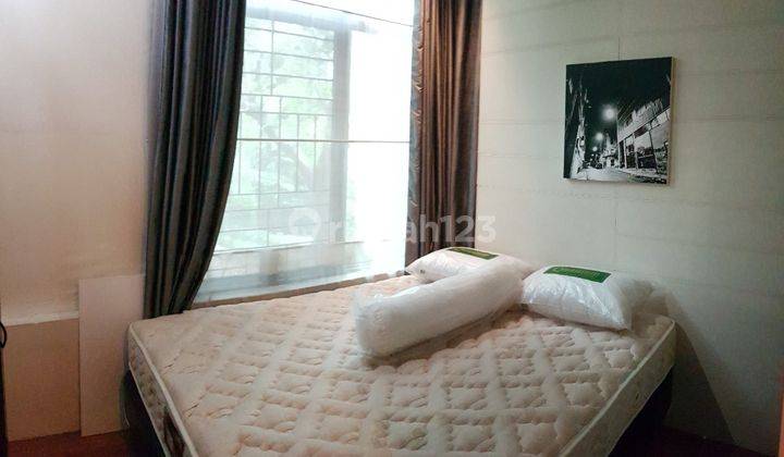 Jual Apartemen Hampton Park Lantai Rendah 2