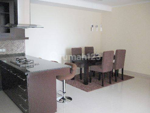 Apartemen Hamptons Park, 3br, 121sqm 2