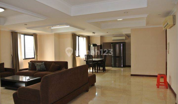 Spacious And Homey Apartment With Comfy 3 Bedrooms At Simprug Indah 2