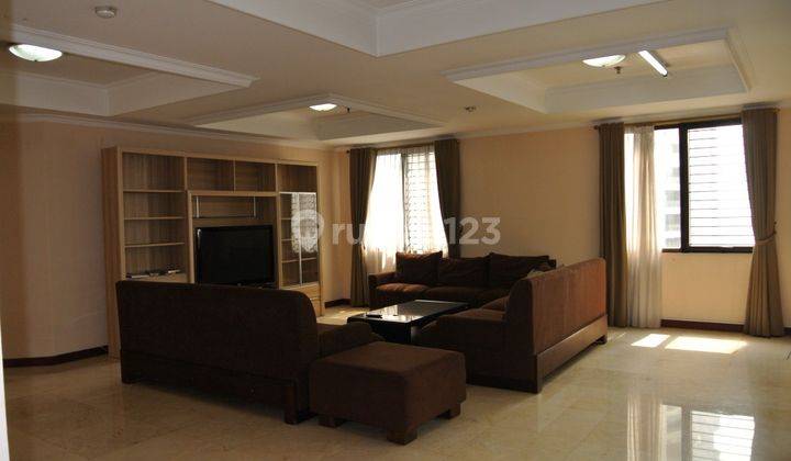 Spacious And Homey Apartment With Comfy 3 Bedrooms At Simprug Indah 1