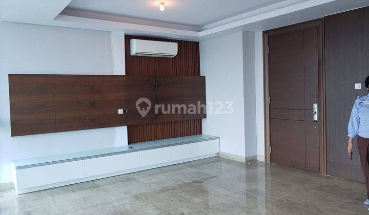 Apartemen Windsor Puri Indah, Lokasi sangat Strategis, Private Lift! 1