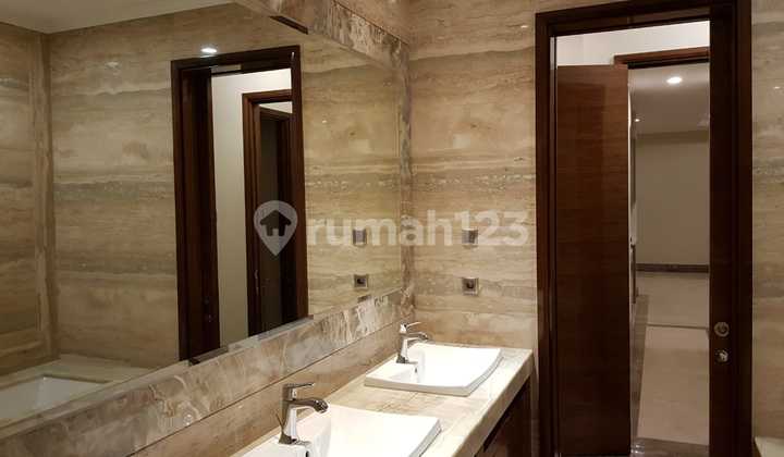 Apartment District 8, 3BR, Furnished - South Jakarta 2