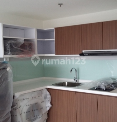Apartemen M-town signature, depan mall, Semi furnished, baru