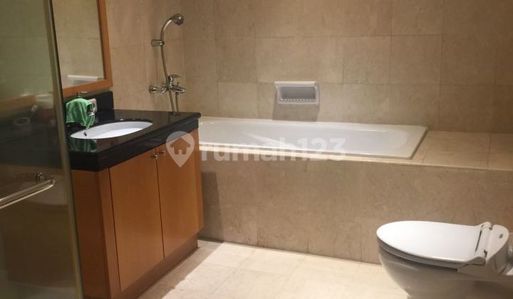 Apt Sudirman Mansion 4+1 Br Rp. 25 M fully furnished 2