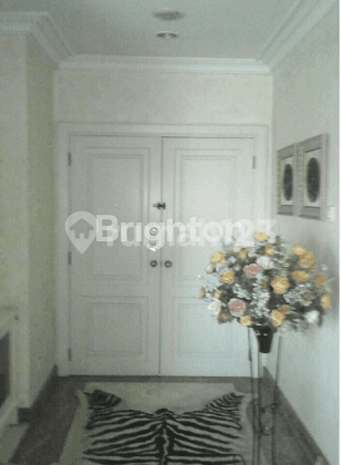 Apartemen Graha Famili 4 BR Bagus 1