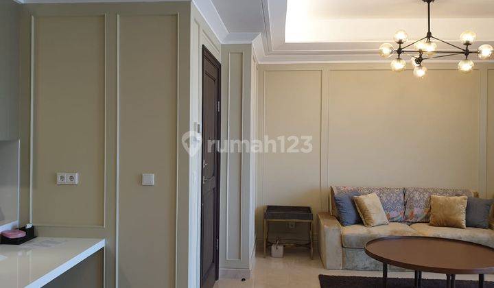 Apartemen 3 bed rooms dgn private lift dsn full furnished harga nego 1