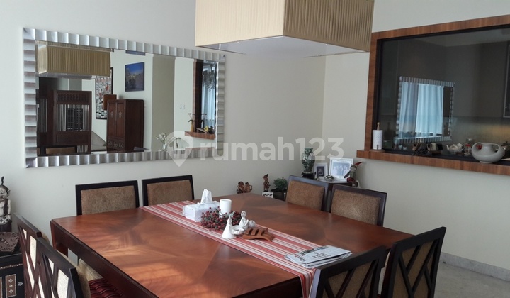 Oakwood Premier Cosmo Apartemen 2