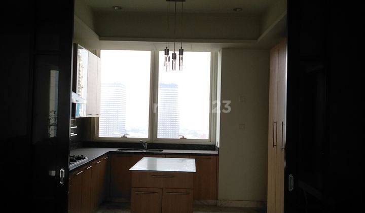 Apartemen The Peak Sudirman, Lokasi Strategis, Private Lift! Bagus! 2