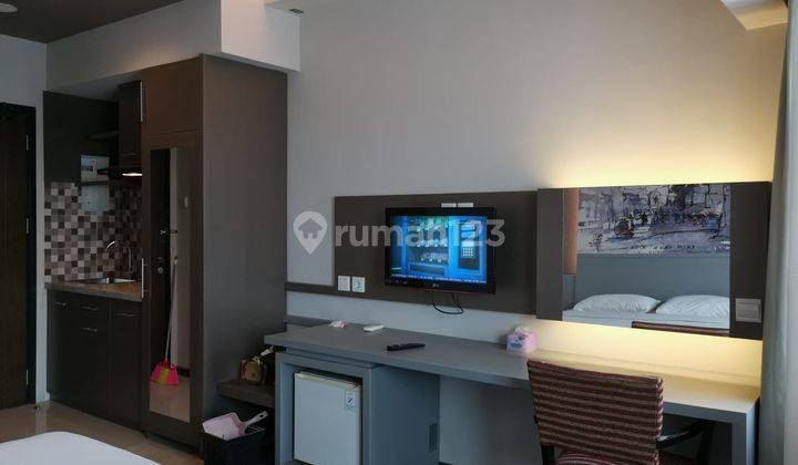 Apartemen Studio + Kitchen Full Furnished View Swimmingpool 1