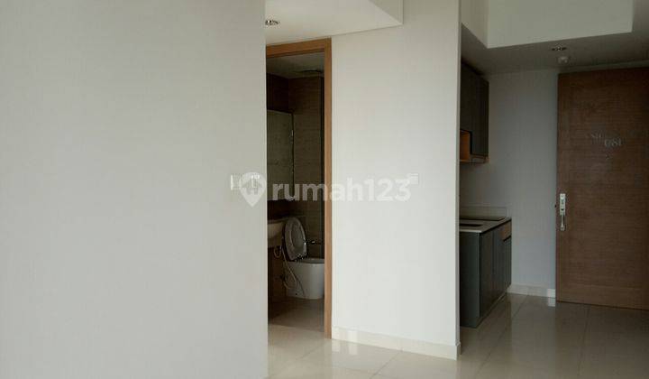 Need Fast ! Spesial Price Murah meriah hanya di akhir Tahun ini, Taman Anggrek Residence 2 Bedroom ! 2