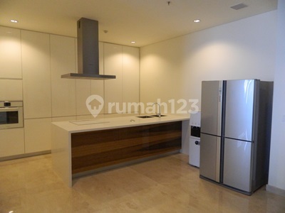 Prestige and Exclusive Five Stars Pakubuwono House Apartment